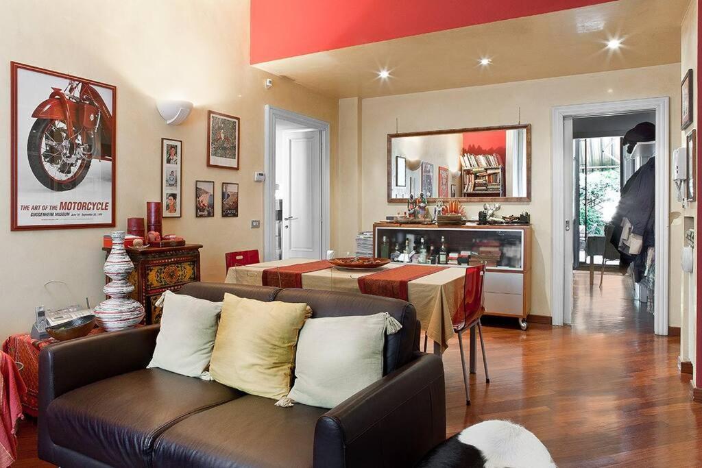 Apartment With Terrace In Central มิลาน ภายนอก รูปภาพ
